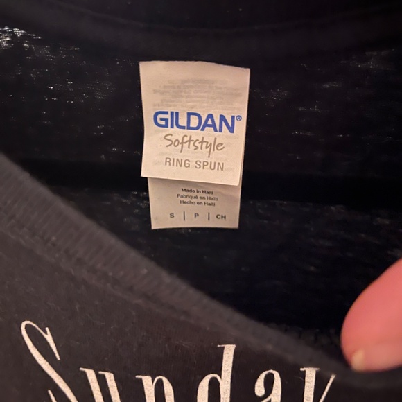 Gildan Unisex Black Graphic T Shirt - Picture 3 of 3